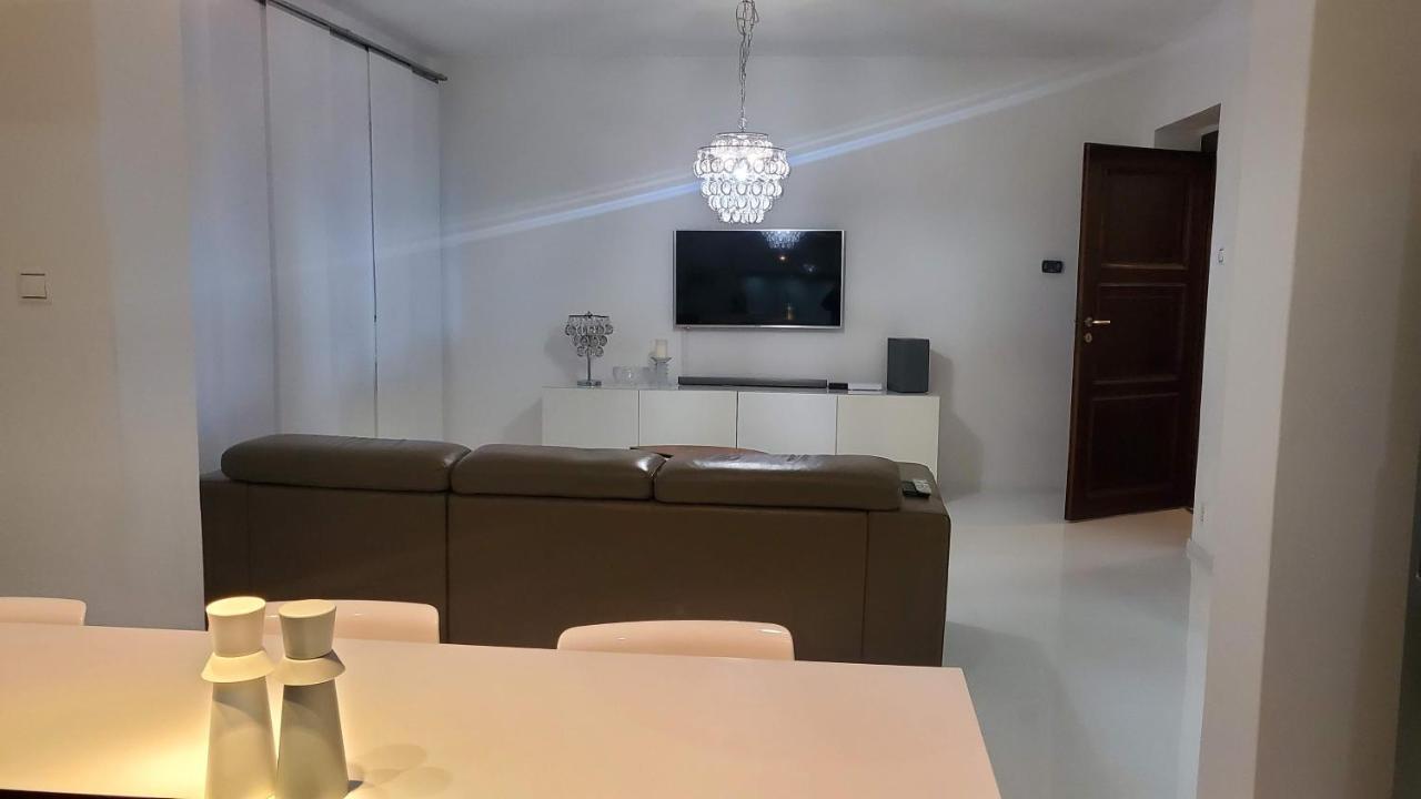 Apartman Julie Loket Esterno foto