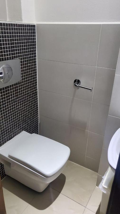 Apartman Julie Loket Esterno foto